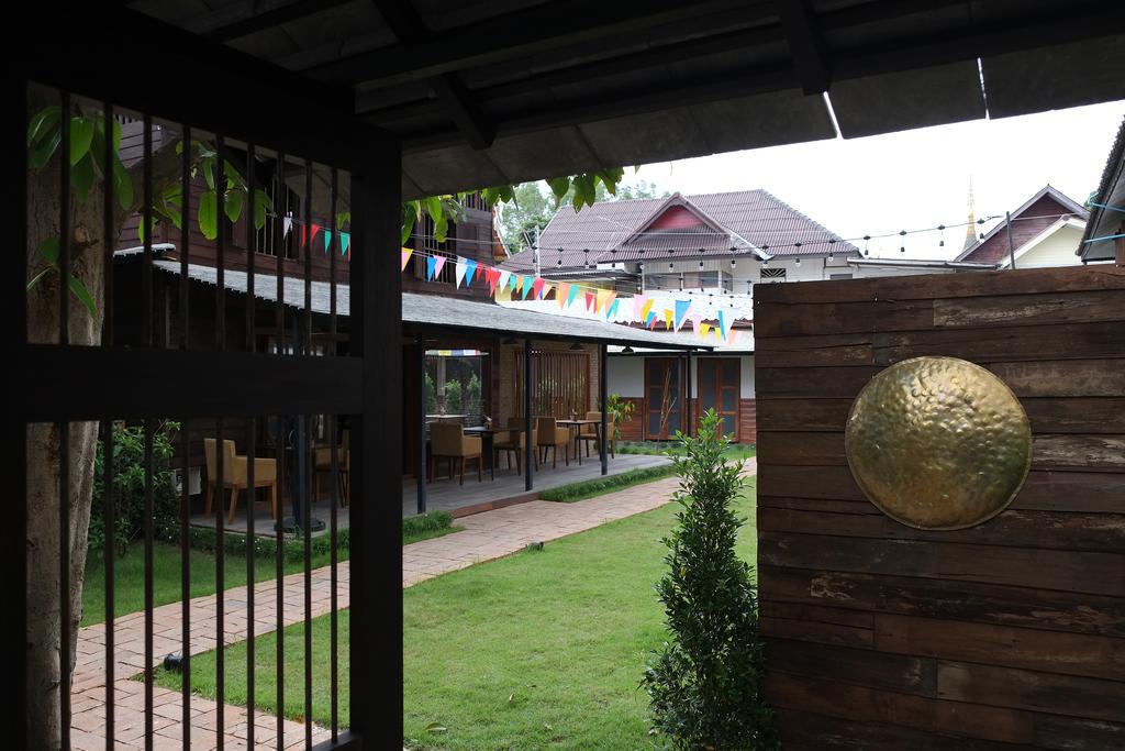 Monday Moon Apartment เชียงใหม่ ภายนอก รูปภาพ