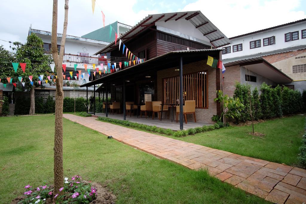 Monday Moon Apartment เชียงใหม่ ภายนอก รูปภาพ